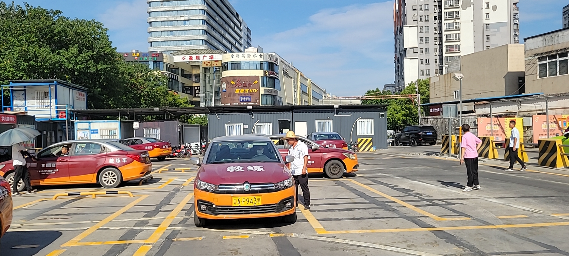 2026年广州学车驾校推荐:学生/宝妈/摩托车/C1/C2手动挡自动挡驾培机构精选,考前培训与拿证一站式服务口碑深度解析